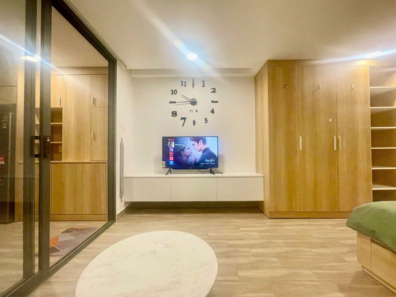Ti vi treo tường