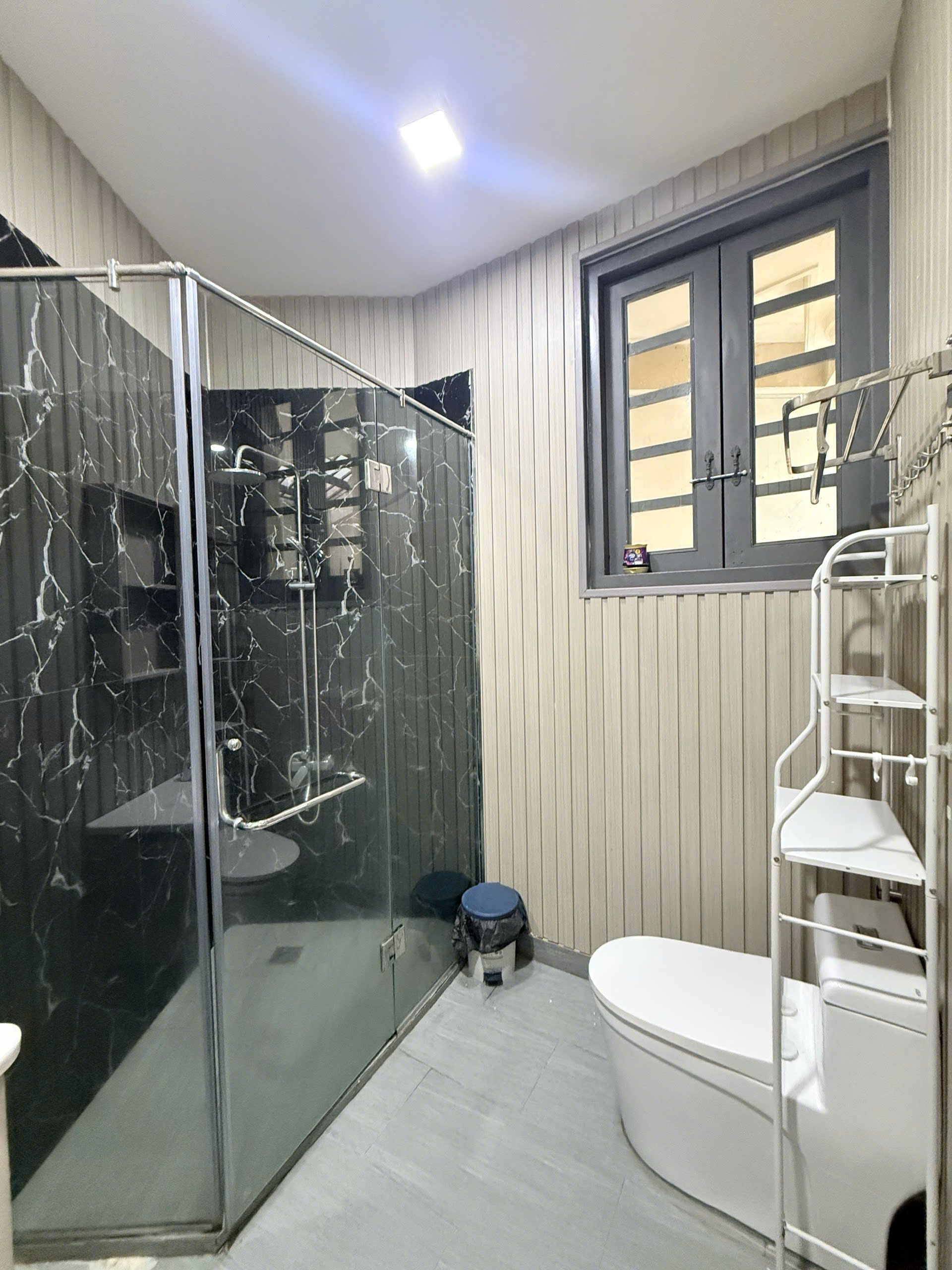 Buồng tắm kính