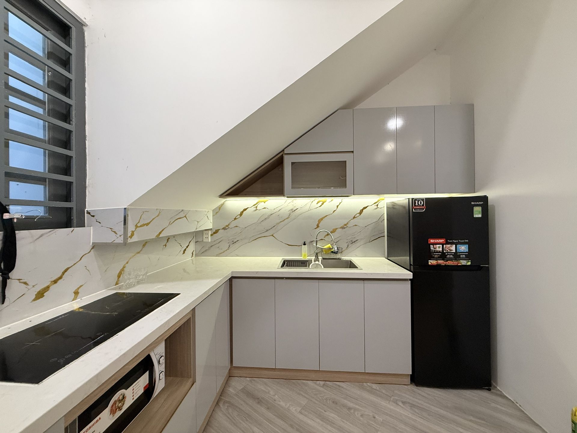 Bếp và tủ lạnh