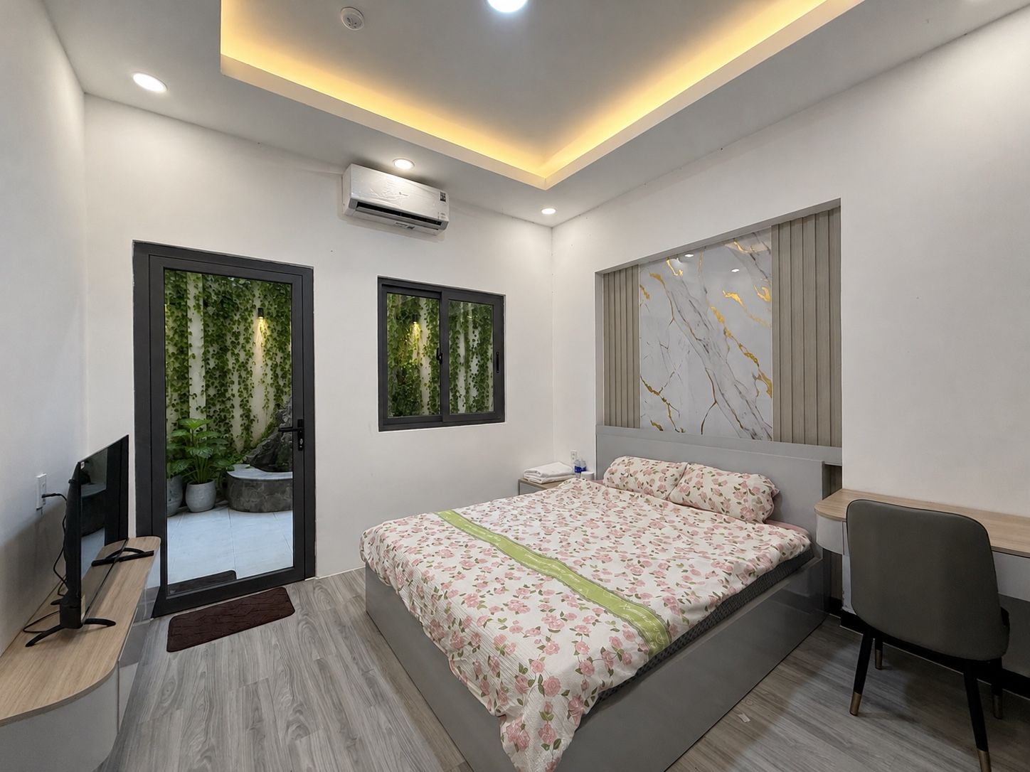 Ti vi và giường