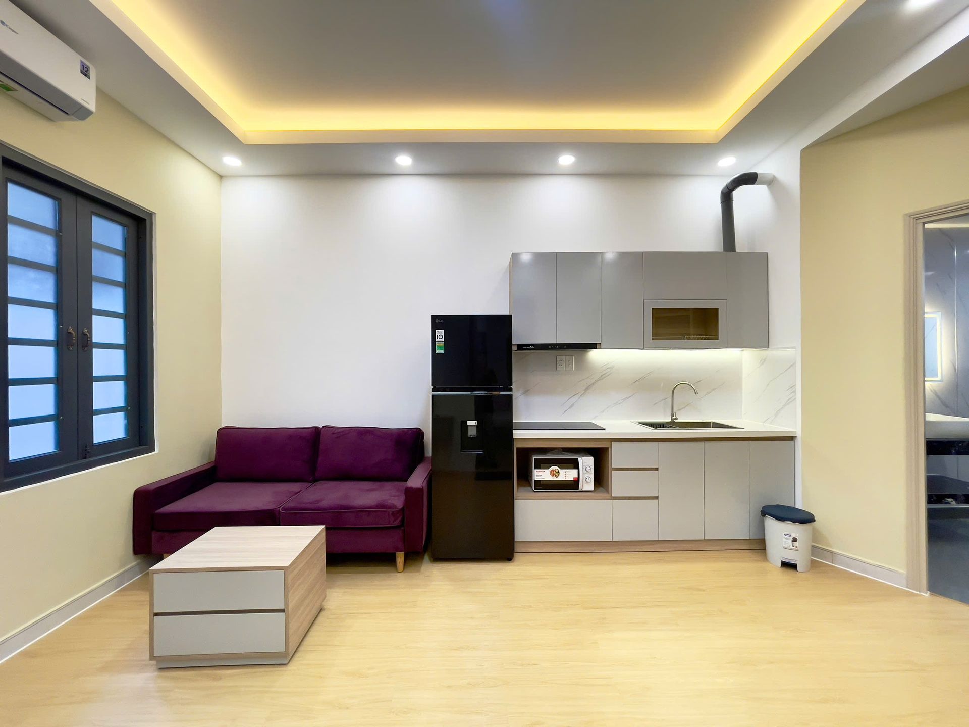 Sofa và bếp