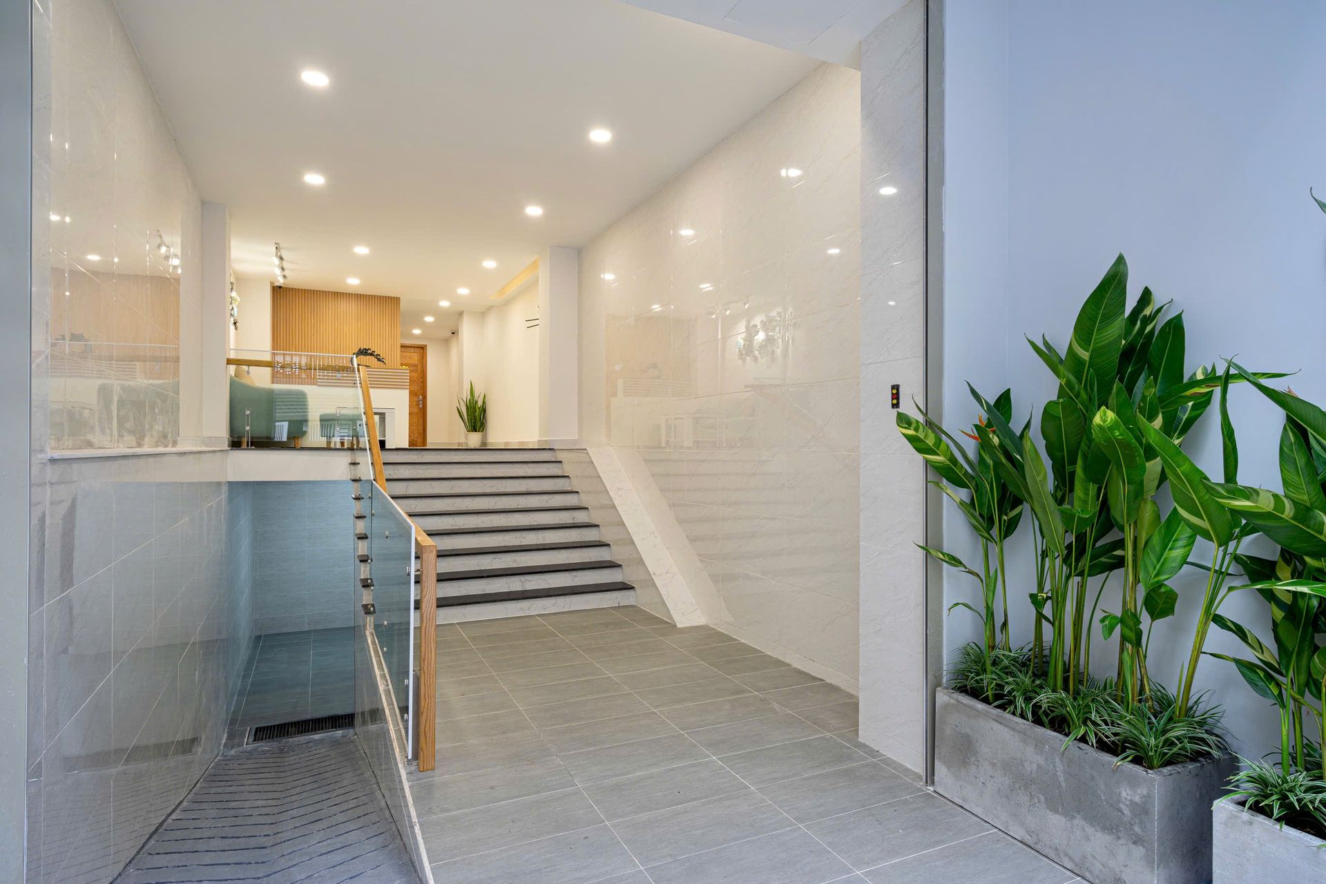 Sảnh- đường hầm để xe