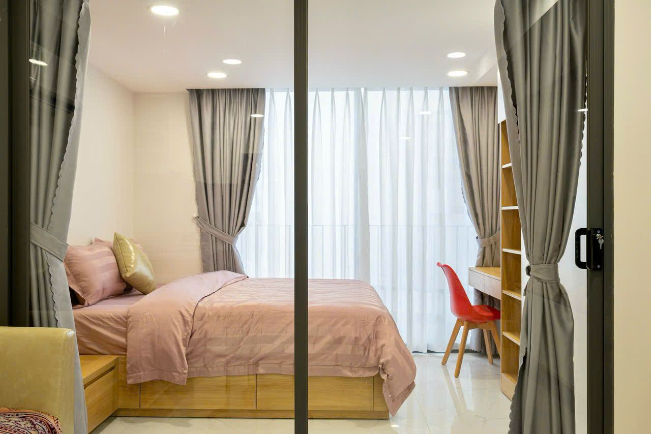 Vách kính phòng ngủ