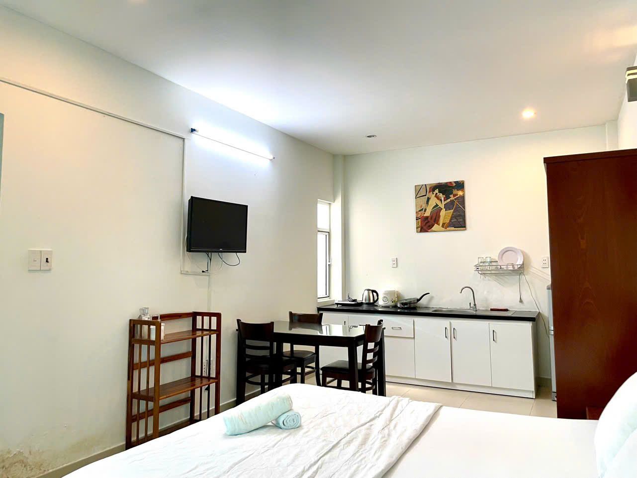 Bếp và bàn ăn