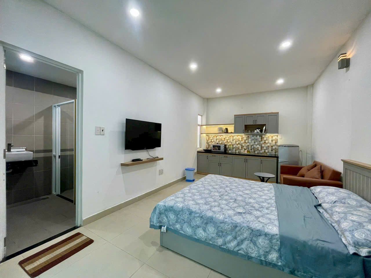 Cửa phòng tắm